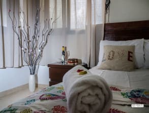 רומנטיקה%20בסוויטה%20אחוזת%20מרלו%20,%20דלתון